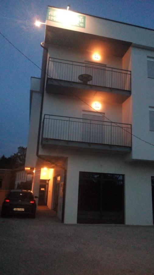 Apartmani Imamovic Dubrave Gornje Kültér fotó